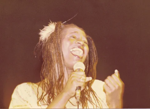 Monalisa Young photo archive: Performing